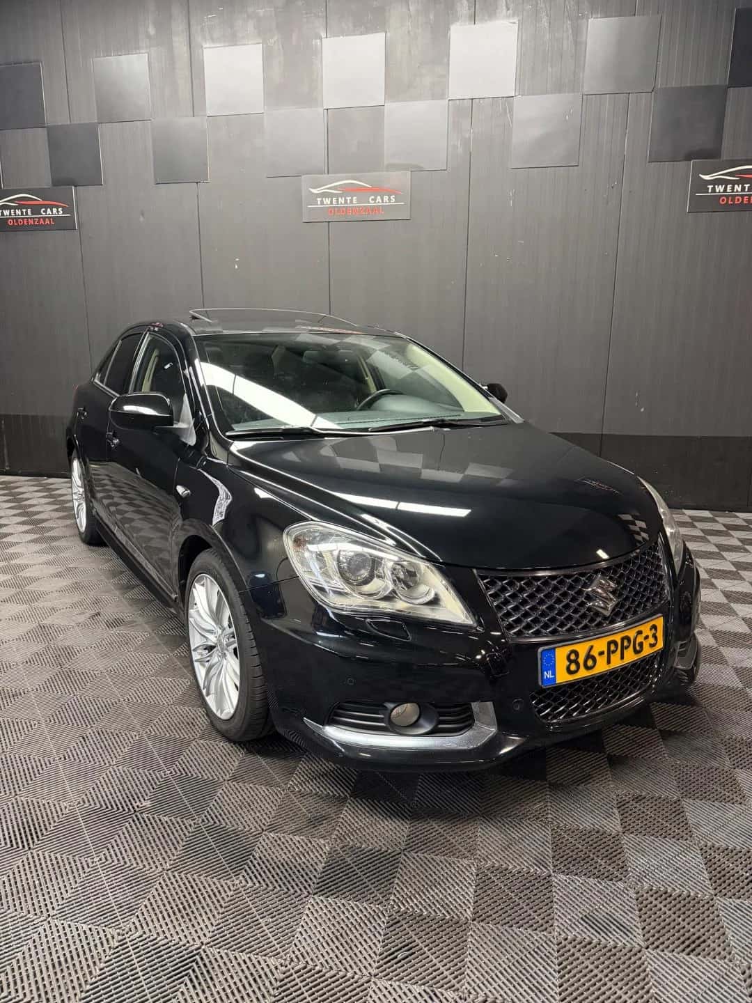 Suzuki Kizashi (2011) — foto 1