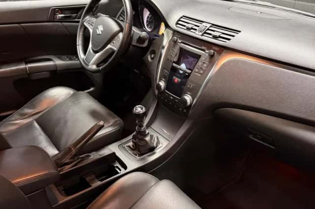Suzuki Kizashi (2011) thumbnail 11