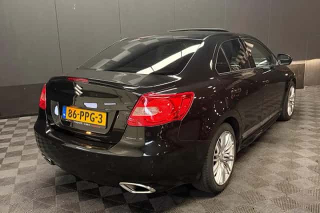 Suzuki Kizashi (2011) thumbnail 4