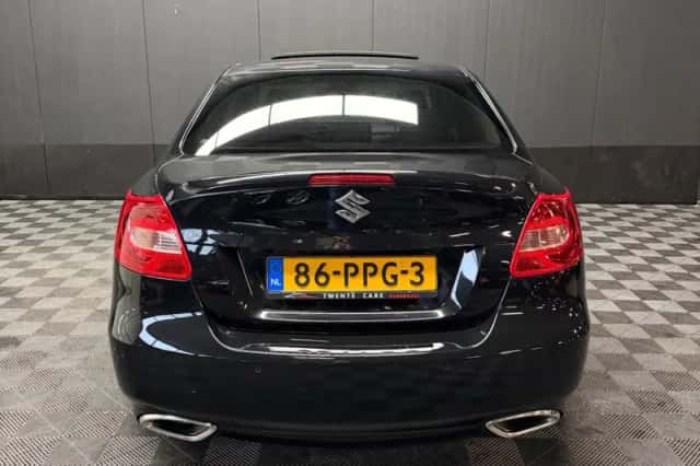 Suzuki Kizashi (2011) thumbnail 5