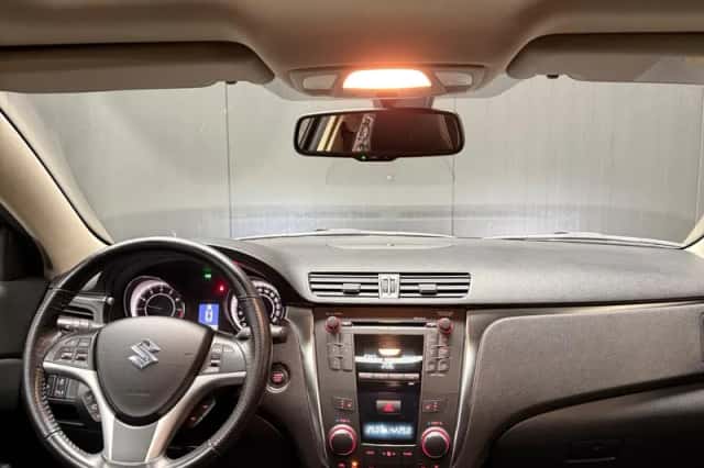 Suzuki Kizashi (2011) thumbnail 10