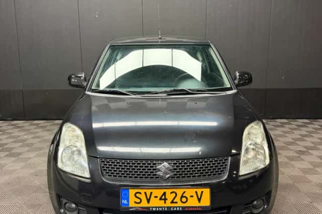 Suzuki Swift (2008) thumbnail 2