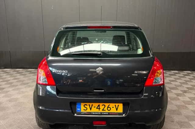 Suzuki Swift (2008) thumbnail 5