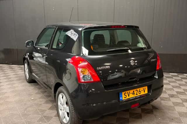 Suzuki Swift (2008) thumbnail 6
