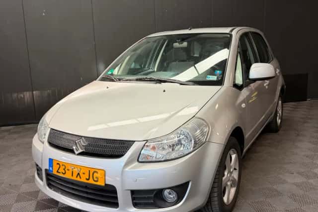 Suzuki SX4 (2007) thumbnail 3
