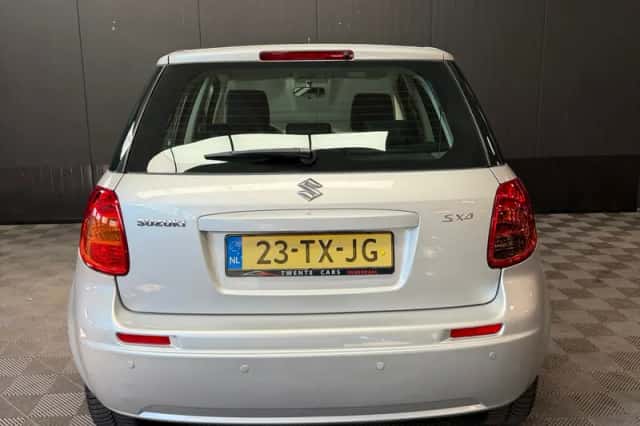 Suzuki SX4 (2007) thumbnail 5