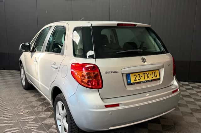 Suzuki SX4 (2007) thumbnail 6