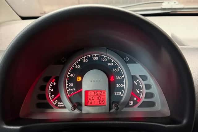 Volkswagen Fox (2010) thumbnail 13