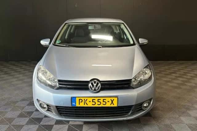 Volkswagen Golf (2009) thumbnail 2