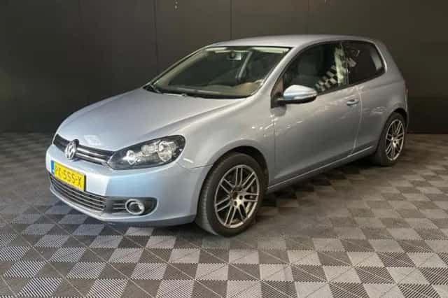 Volkswagen Golf (2009) thumbnail 3