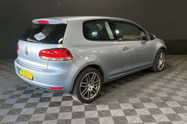 Volkswagen Golf (2009) thumbnail 4