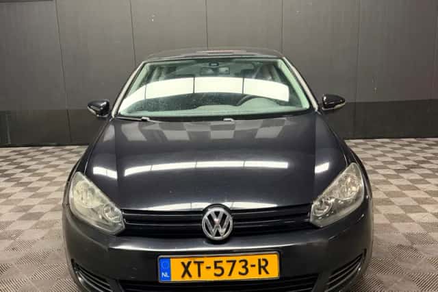 Volkswagen Golf (2009) thumbnail 2