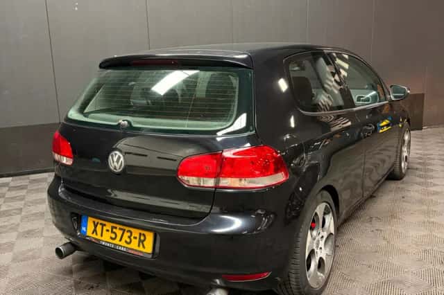 Volkswagen Golf (2009) thumbnail 4