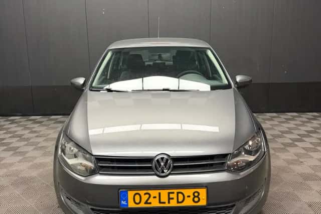 Volkswagen Polo (2010) thumbnail 2