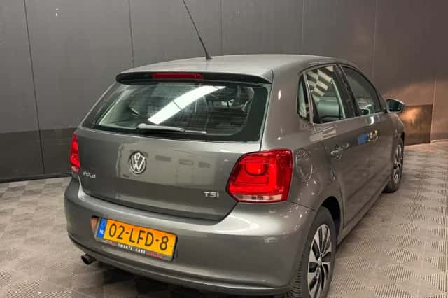 Volkswagen Polo (2010) thumbnail 4