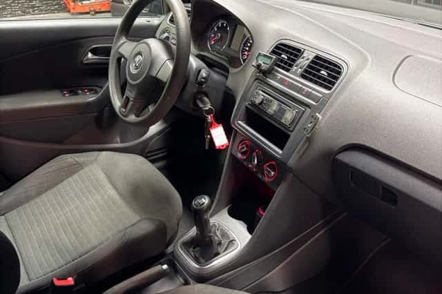 Volkswagen Polo (2010) thumbnail 10