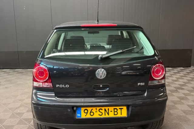 Volkswagen Polo (2006) thumbnail 5