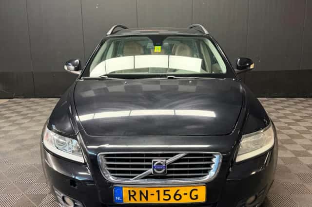Volvo V50 (2010) thumbnail 2