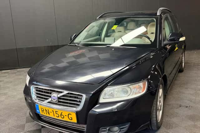 Volvo V50 (2010) thumbnail 3