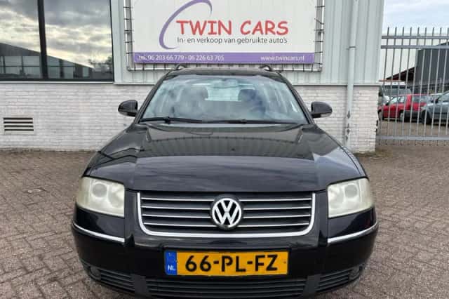 Volkswagen Passat (2004) thumbnail 3