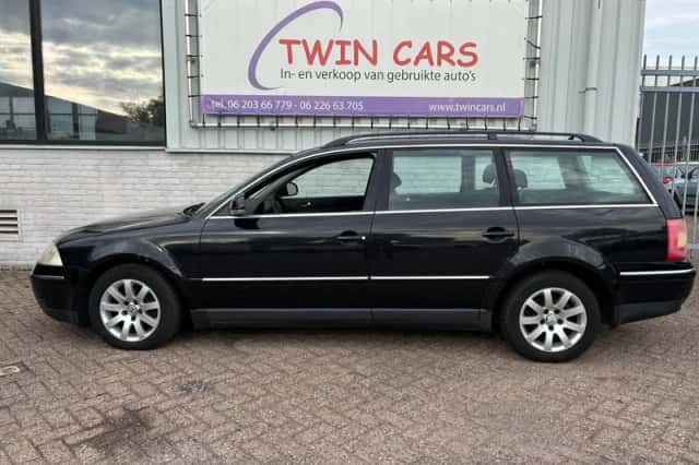 Volkswagen Passat (2004) thumbnail 5