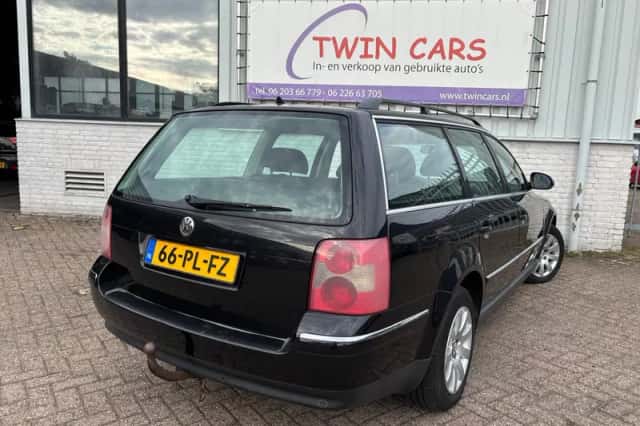 Volkswagen Passat (2004) thumbnail 6
