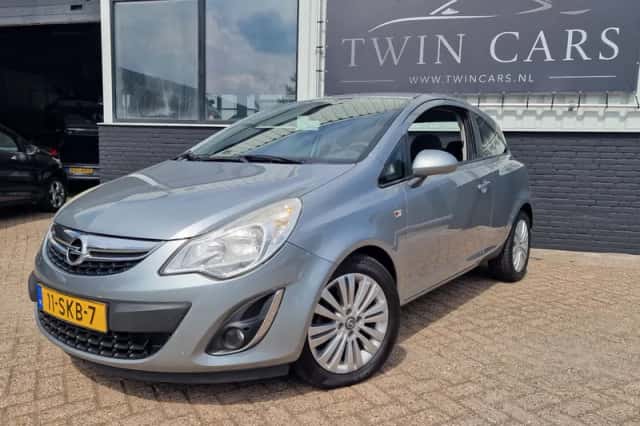 Opel Corsa (2011) thumbnail 2