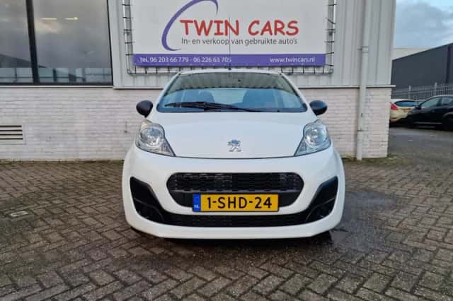 Peugeot 107 (2013) thumbnail 3