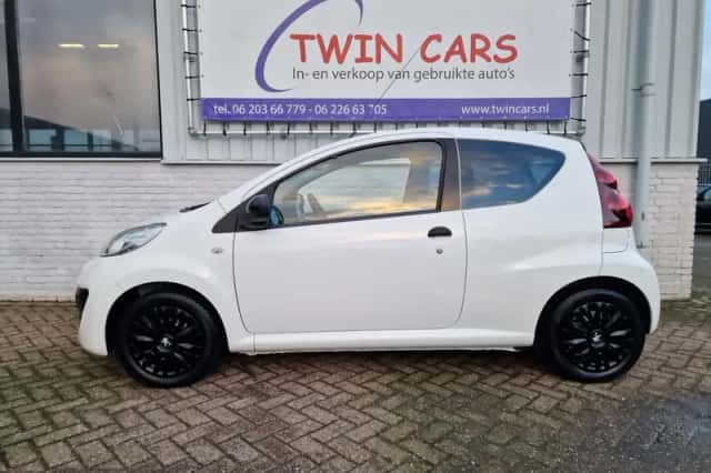 Peugeot 107 (2013) thumbnail 5