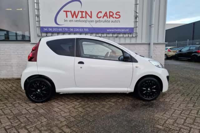 Peugeot 107 (2013) thumbnail 6