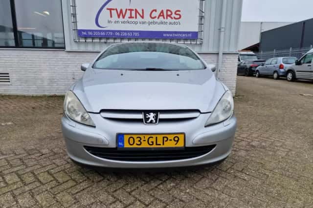 Peugeot 307 CC (2004) thumbnail 3