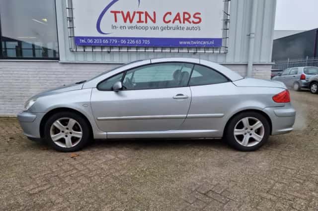 Peugeot 307 CC (2004) thumbnail 4