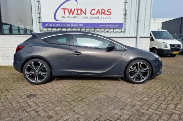 Opel Astra GTC (2014) thumbnail 5