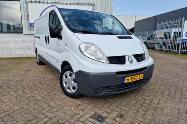 Renault Trafic (2012) thumbnail 1