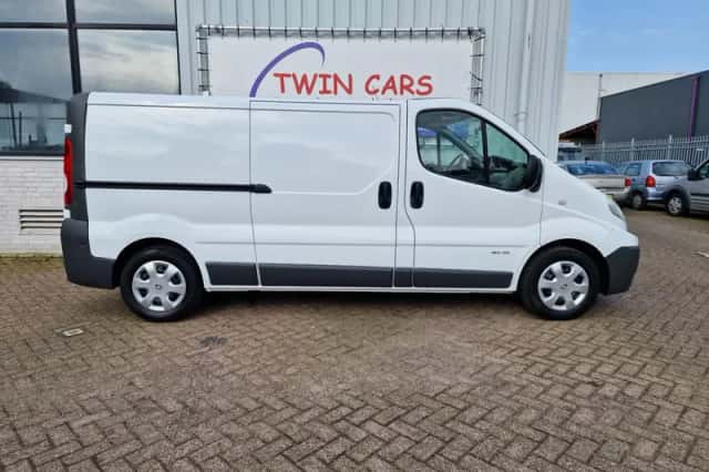 Renault Trafic (2012) thumbnail 5