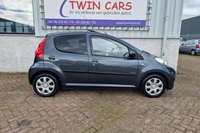 Peugeot 107 (2011) thumbnail 5
