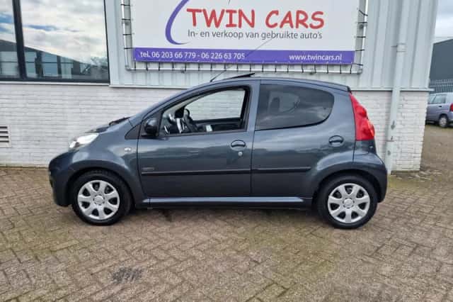 Peugeot 107 (2011) thumbnail 6
