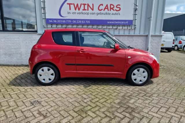 Suzuki Swift (2006) thumbnail 5