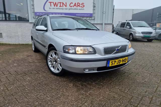 Volvo V70 (2001) thumbnail 1