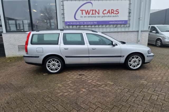 Volvo V70 (2001) thumbnail 5