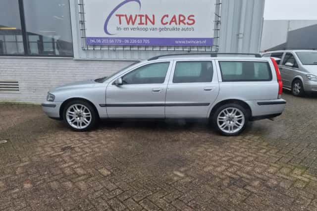 Volvo V70 (2001) thumbnail 6