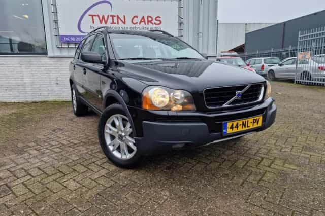 Volvo XC90 (2003) thumbnail 1
