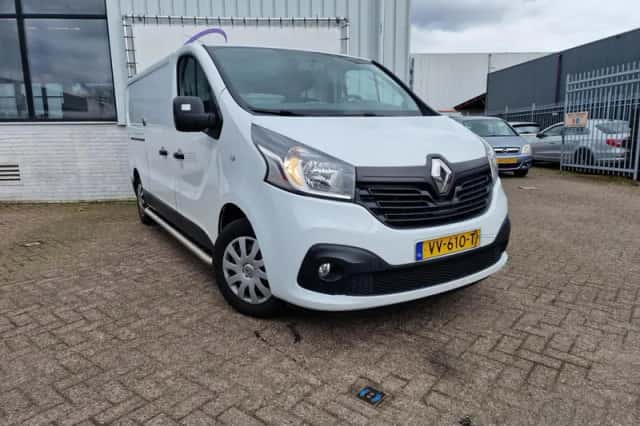 Renault Trafic (2016) thumbnail 1