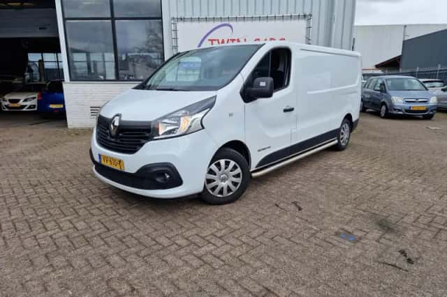 Renault Trafic (2016) thumbnail 2
