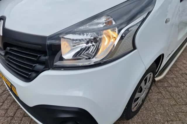 Renault Trafic (2016) thumbnail 4