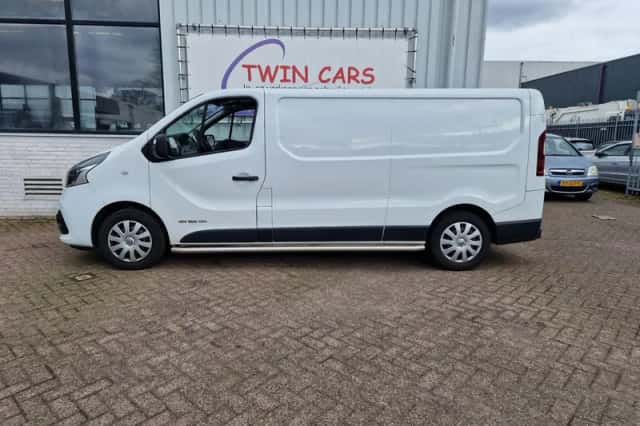 Renault Trafic (2016) thumbnail 6