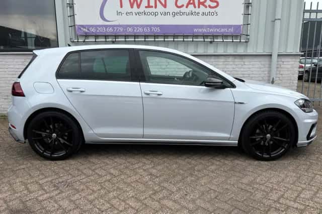 Volkswagen Golf (2017) thumbnail 4