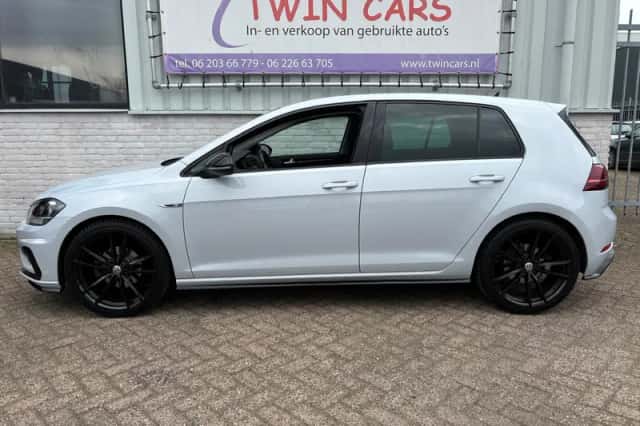 Volkswagen Golf (2017) thumbnail 5