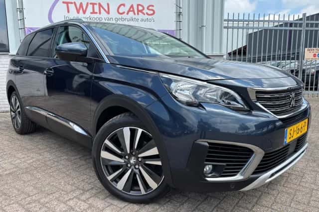 Peugeot 5008 (2018) thumbnail 1