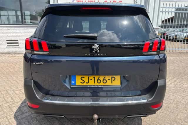Peugeot 5008 (2018) thumbnail 5